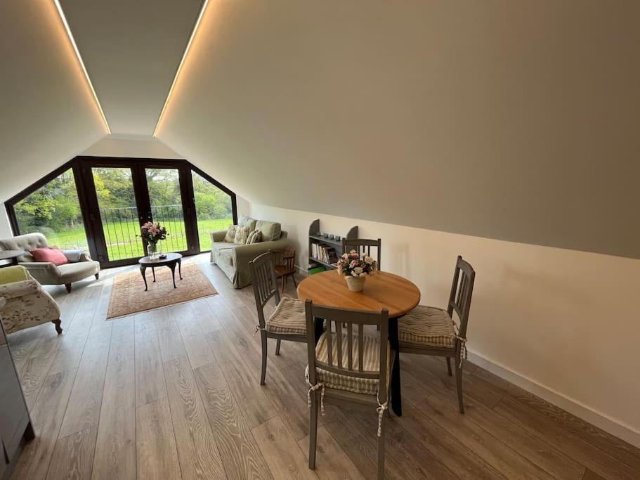 펫워스 The Stable, Grove End Farm 아파트 외부 사진