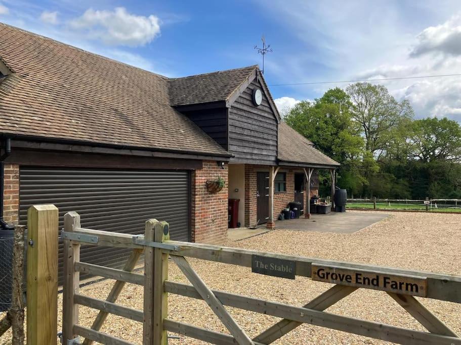 펫워스 The Stable, Grove End Farm 아파트 외부 사진